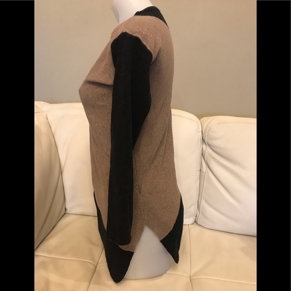 𝅺Comfy Jana asymmetrical Sweater - Picture 2 of 7